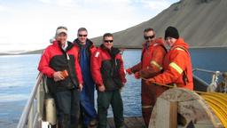 Opérations de pose de câbles dans le passage du Nord-Ouest